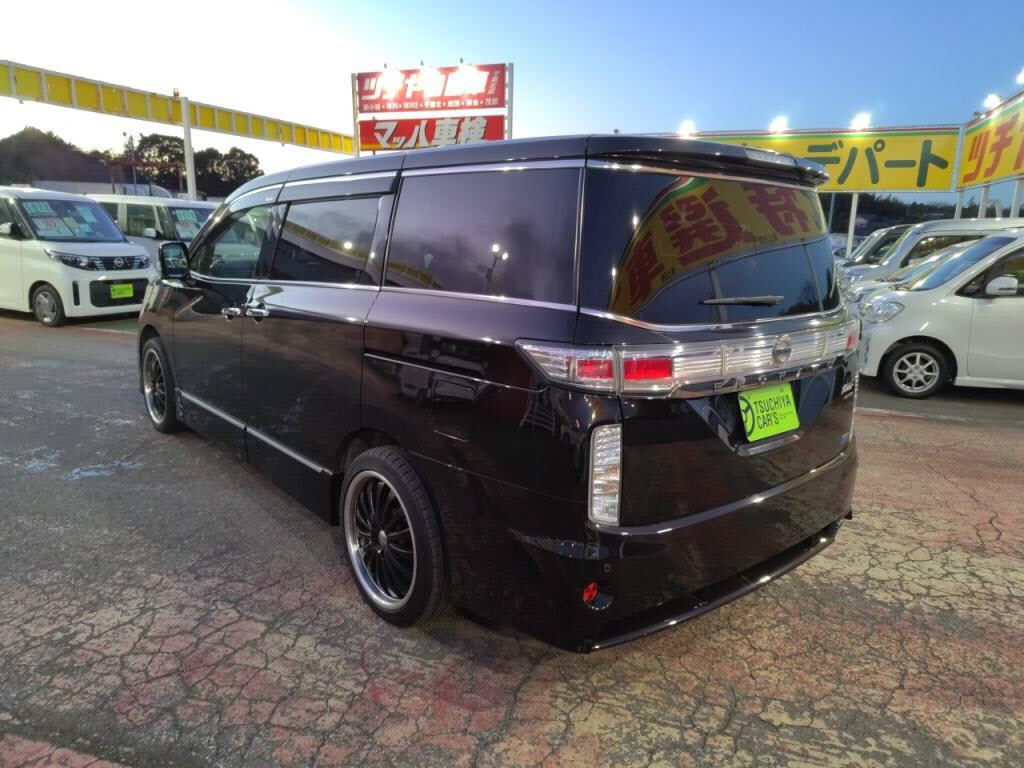 エルグランドライダーブラックラインの写真 12