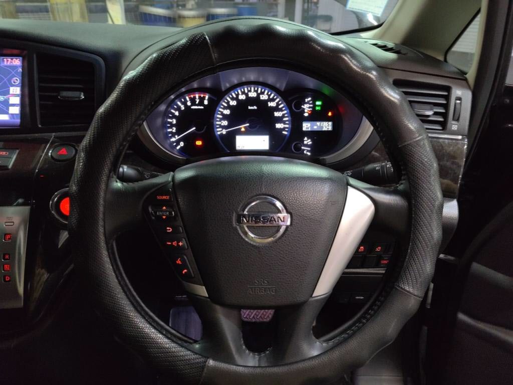 エルグランドライダーブラックラインの写真 14