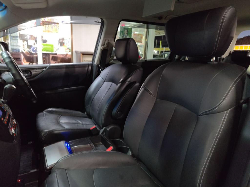 エルグランドライダーブラックラインの写真 22