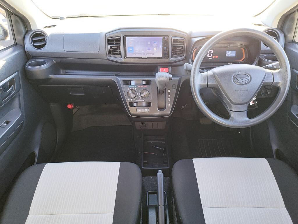 ミライースＬの写真 3