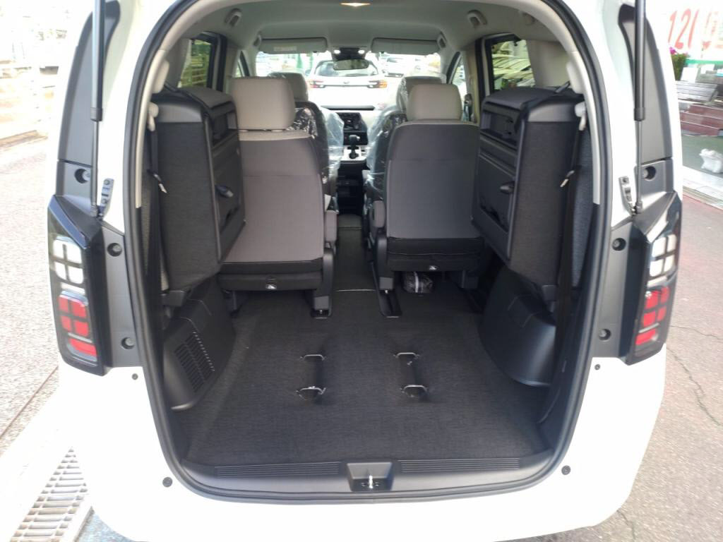 フリードハイブリッドｅＨＥＶエアーの写真 28