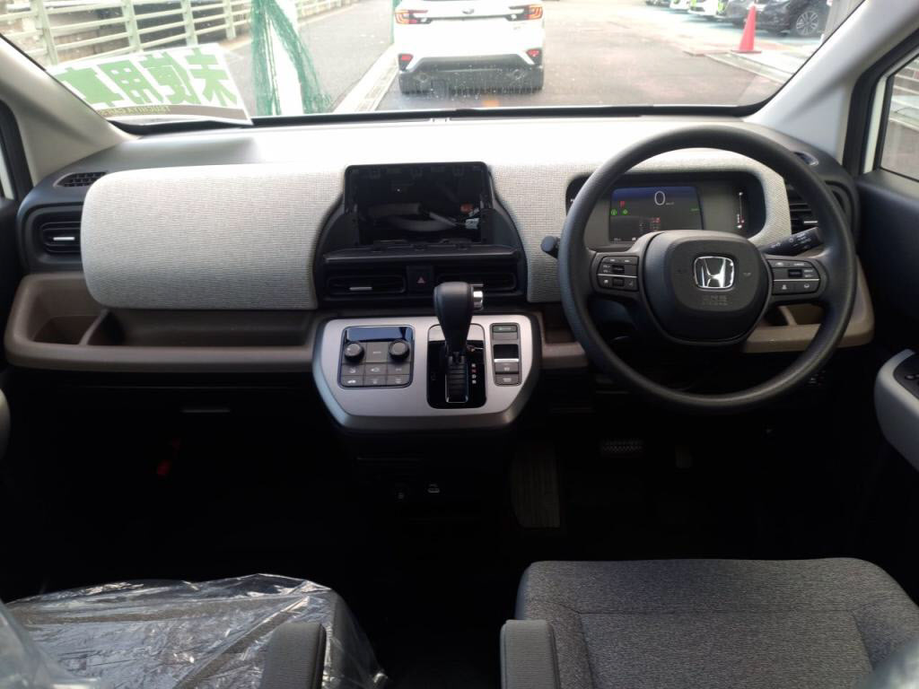 フリードハイブリッドｅＨＥＶエアーの写真 3