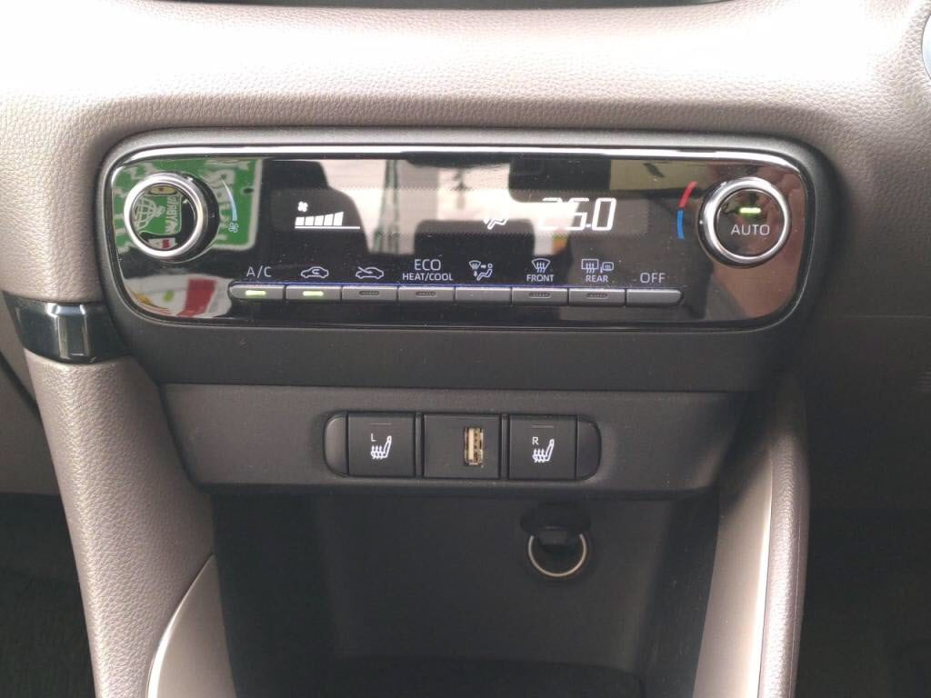 ヤリスハイブリッドハイブリッドＧの写真 16