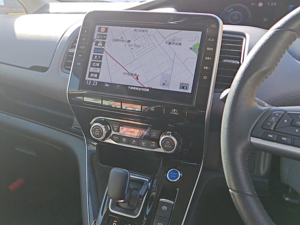 セレナｅパワーｅパワーハイウェイスターＶの写真 14