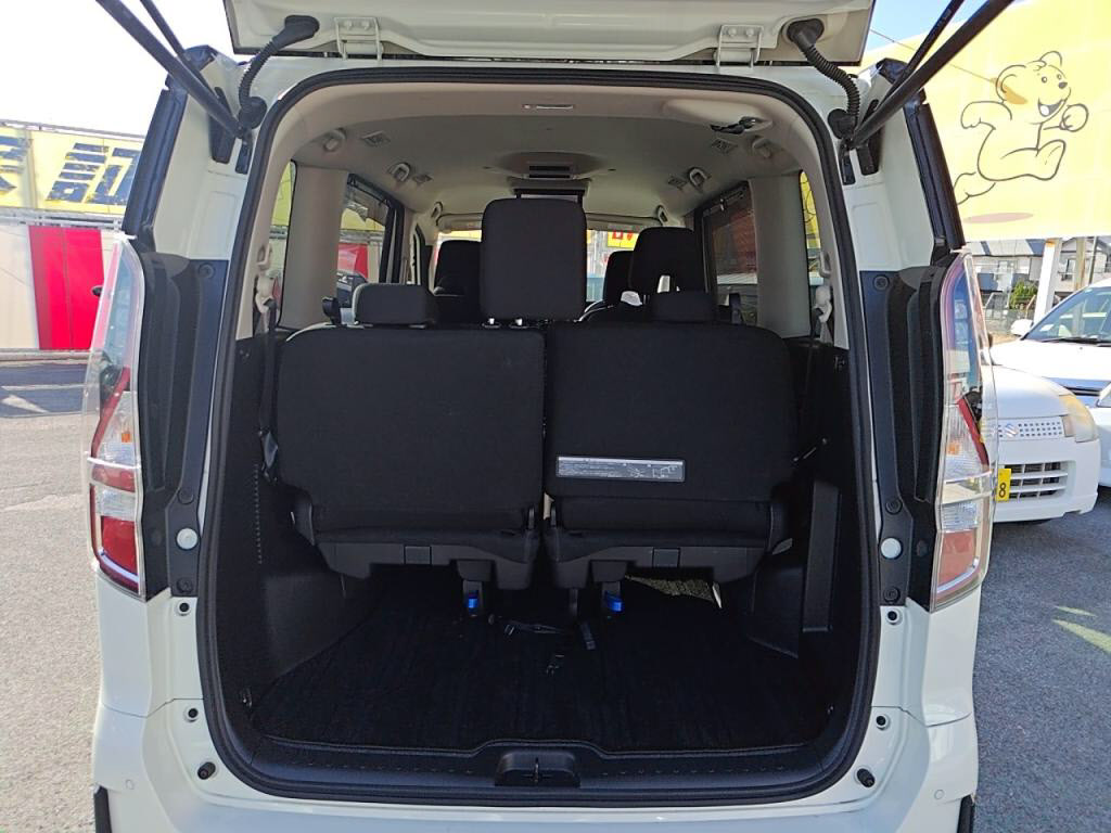 セレナｅパワーｅパワーハイウェイスターＶの写真 26