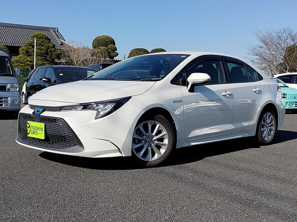 トヨタ　カローラセダンハイブリッド　ハイブリッドＳ