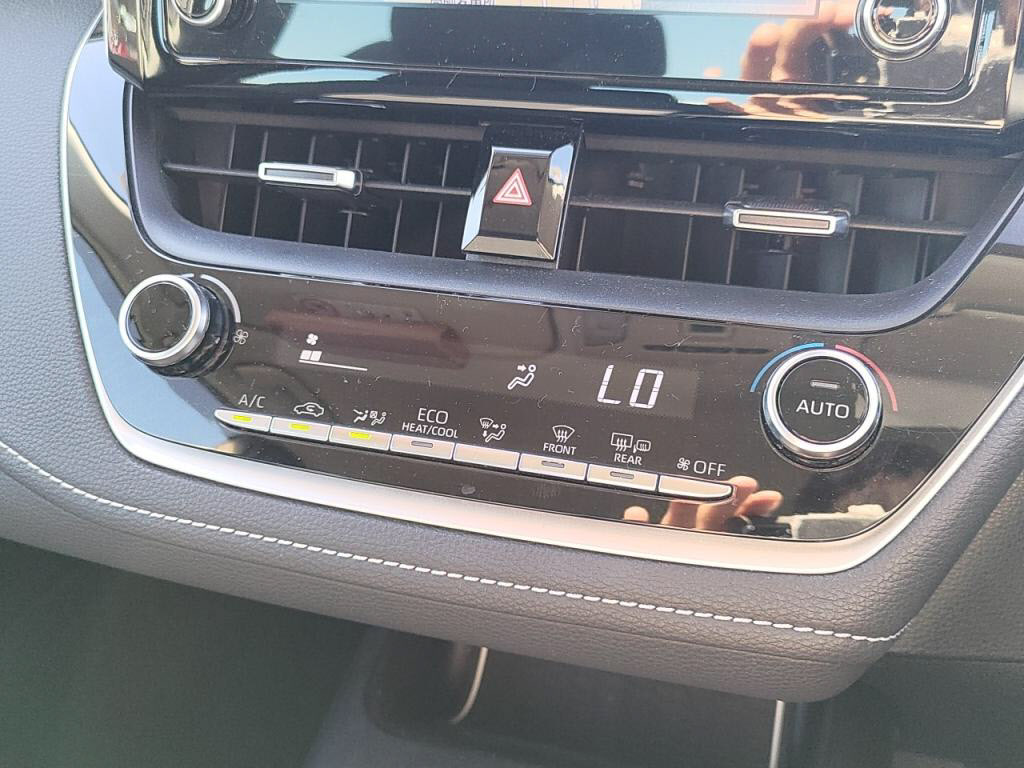 カローラセダンハイブリッドハイブリッドＳの写真 14