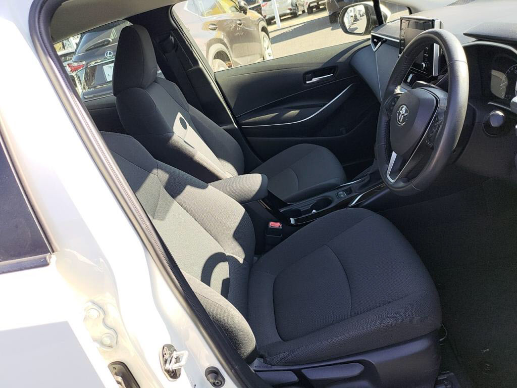 カローラセダンハイブリッドハイブリッドＳの写真 21