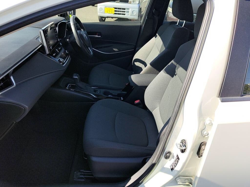 カローラセダンハイブリッドハイブリッドＳの写真 22