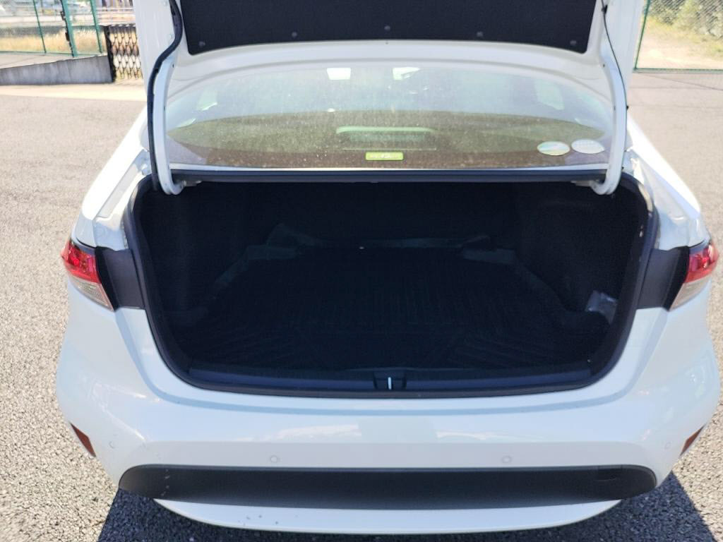 カローラセダンハイブリッドハイブリッドＳの写真 25