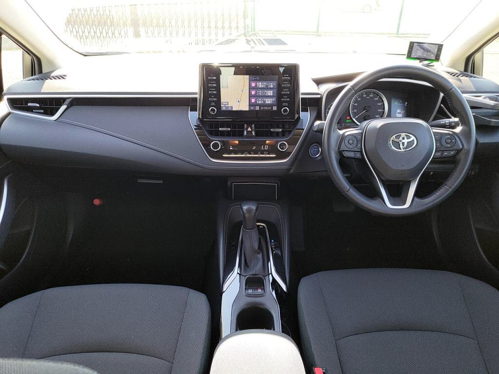 カローラセダンハイブリッドハイブリッドＳの写真 3
