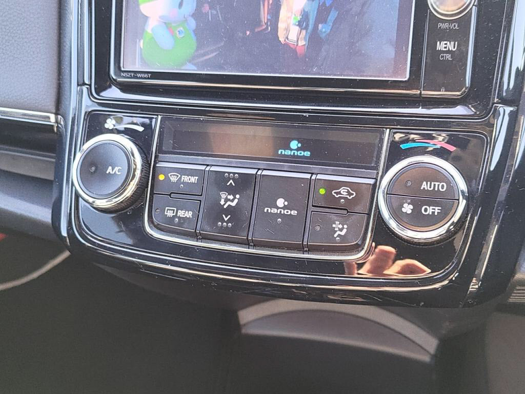 カローラアクシオハイブリッドハイブリッドＧダブルバイビーの写真 14