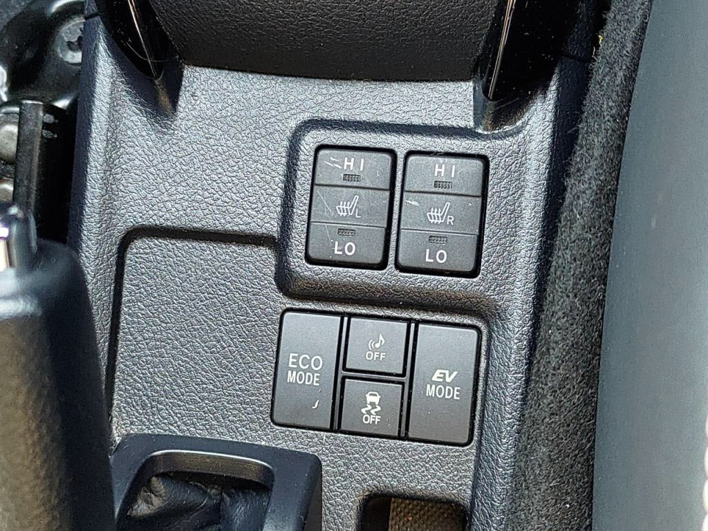 カローラアクシオハイブリッドハイブリッドＧダブルバイビーの写真 19