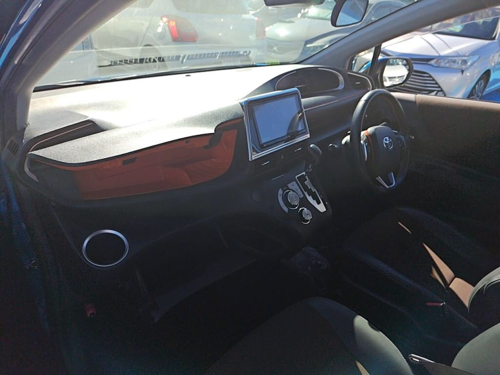 シエンタハイブリッドハイブリッドＧクエロの写真 22