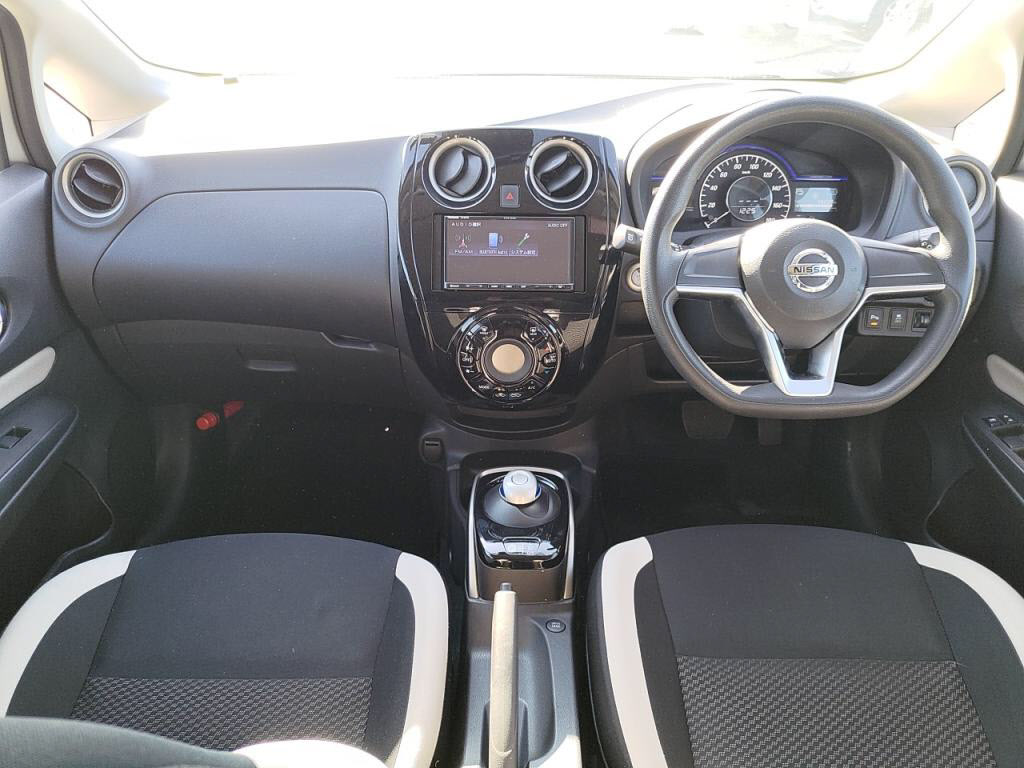 ノートｅパワーｅパワーＸの写真 3