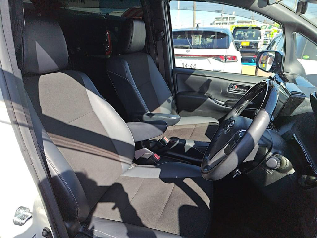 ノアハイブリッドハイブリッドＳｉダブルバイビー３の写真 21