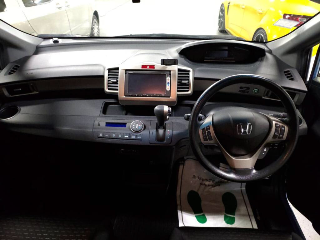 フリードスパイクハイブリッドハイブリッドジャストセレクションの写真 3