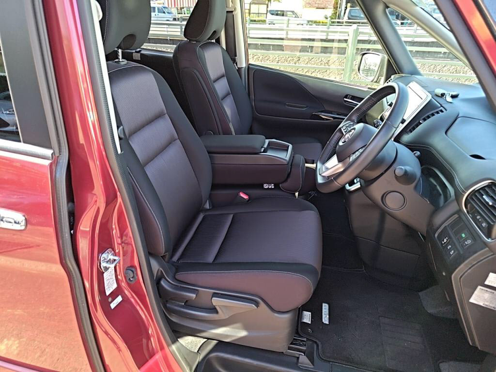 セレナハイウェイスターＧの写真 13