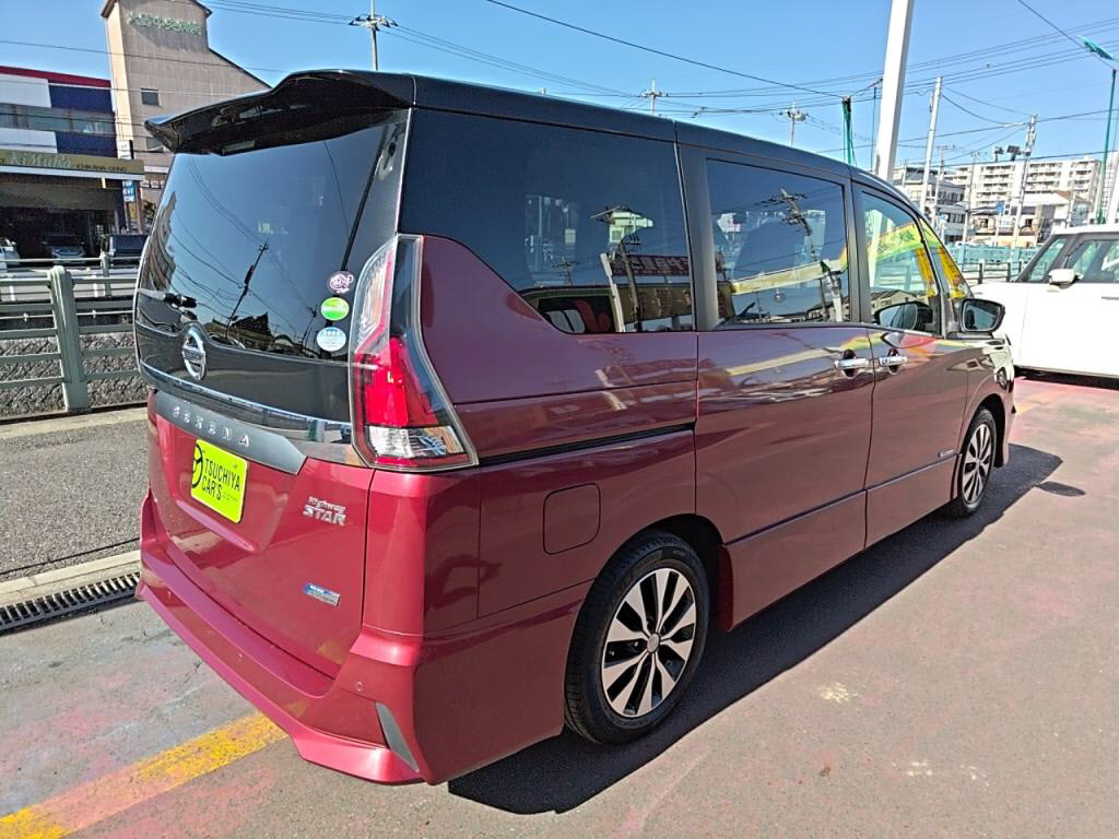 セレナハイウェイスターＧの写真 2