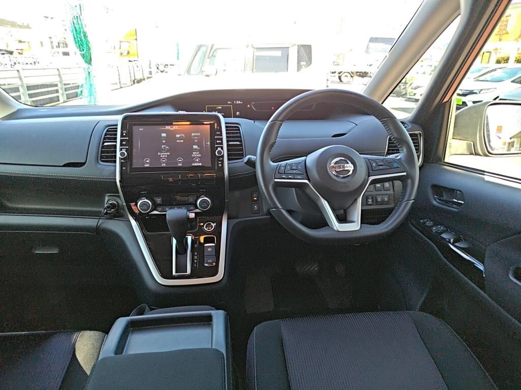 セレナハイウェイスターＧの写真 3