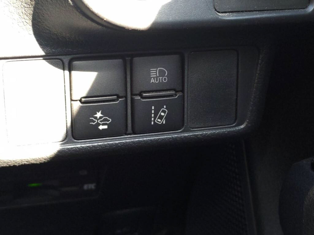 カローラフィールダーハイブリッドハイブリッドＧダブルバイビーの写真 19