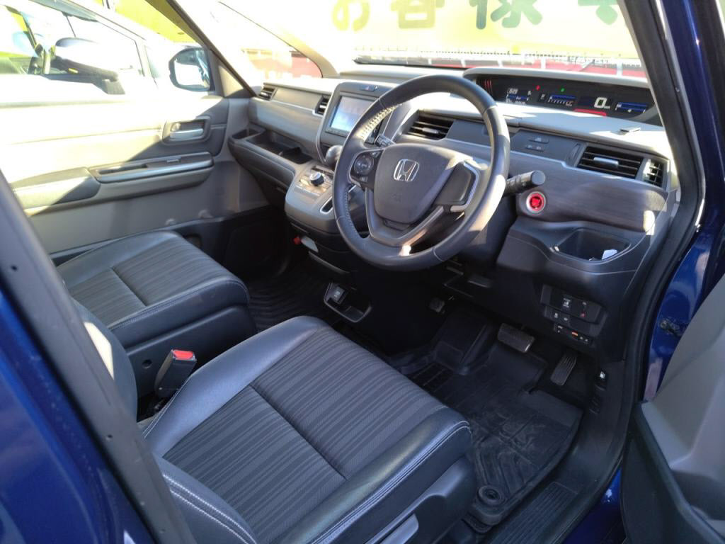 フリードＧの写真 21