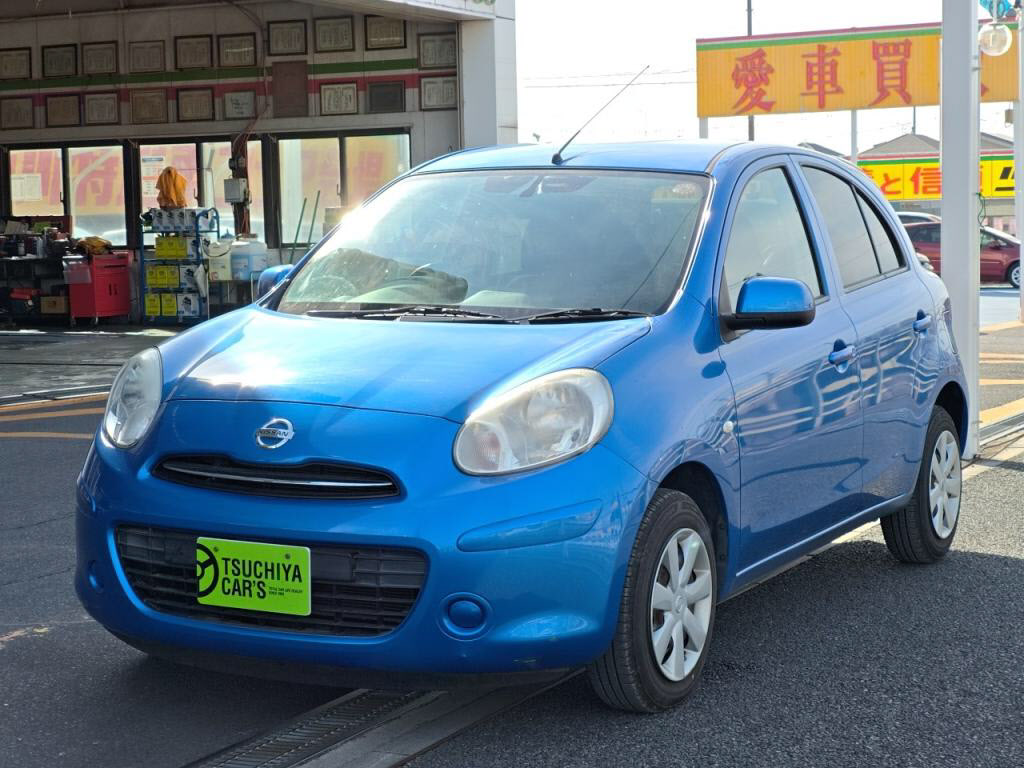 ニッサン　マーチ５ＨＢ　１２Ｘ