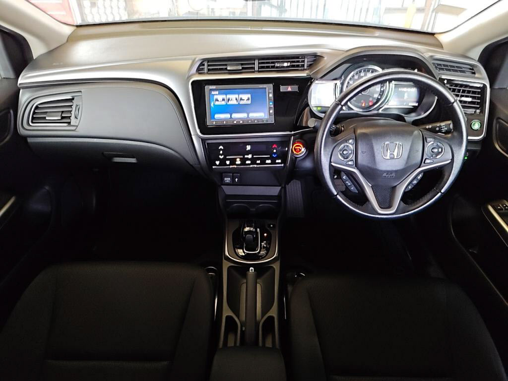 グレイスハイブリッドハイブリッドＬＸ・ホンダセンシングの写真 3