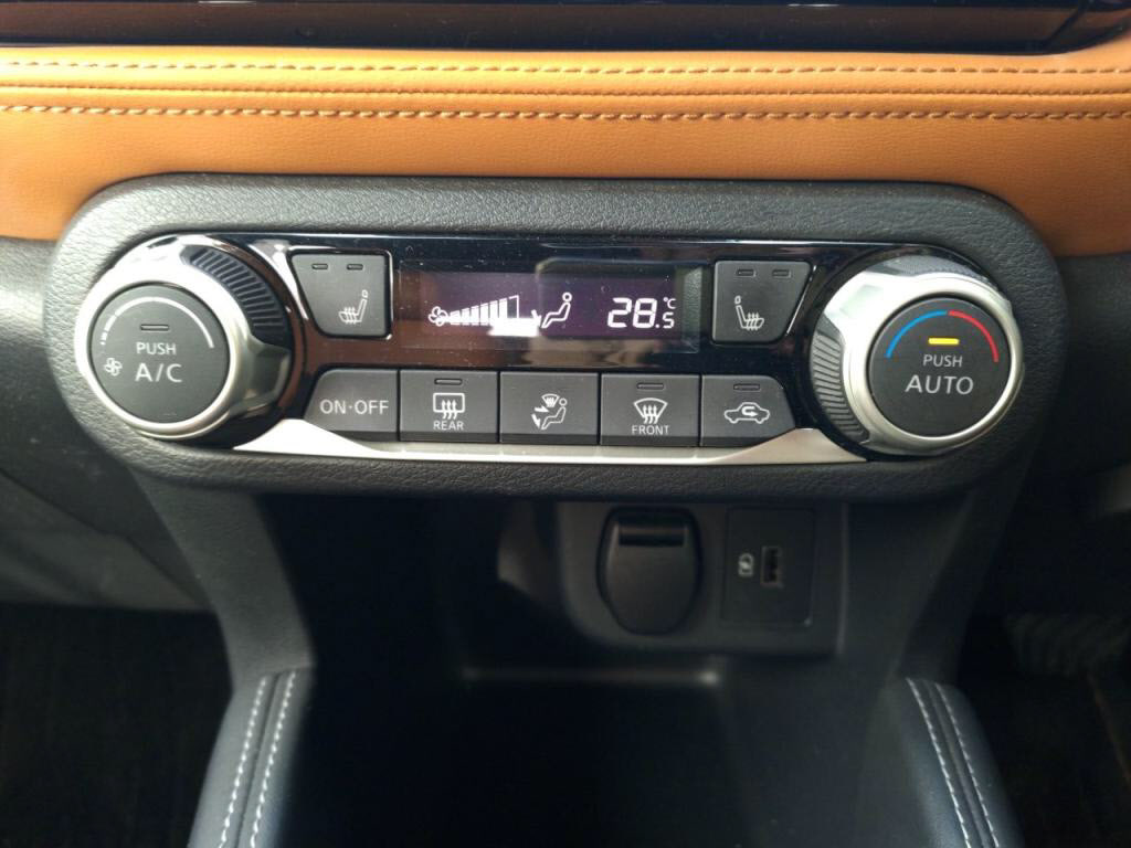 キックスｅパワーＸツートーンインテリアエディションの写真 17