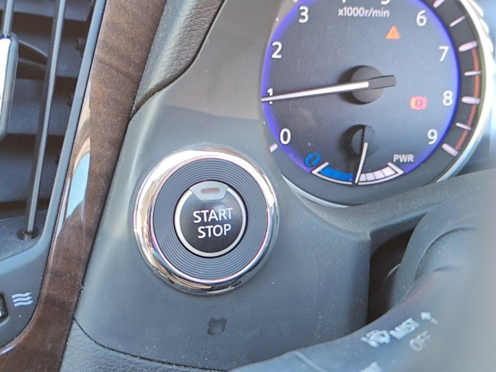 スカイラインハイブリッド３５０ＧＴハイブリッドタイプＰの写真 17