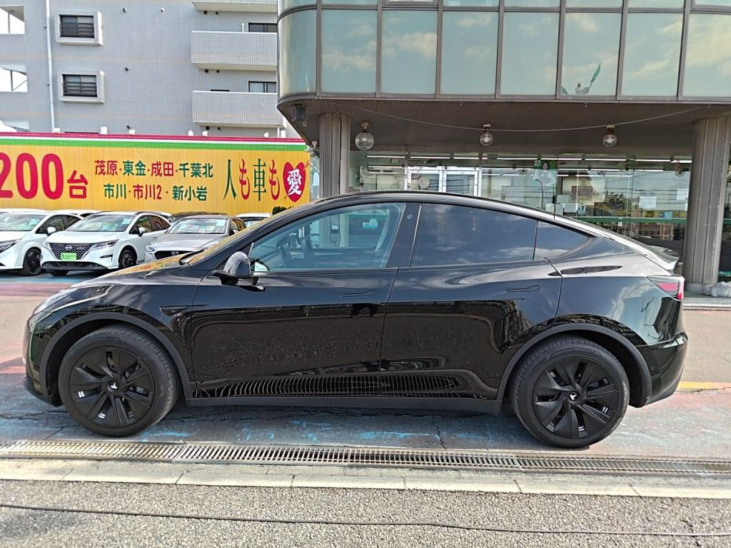 テスラモデルＹＲＷＤの写真 12