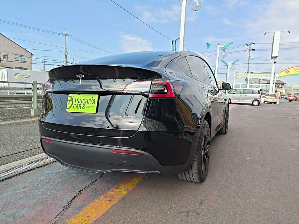 テスラモデルＹＲＷＤの写真 2