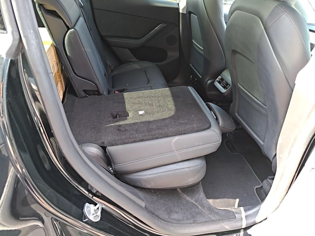 テスラモデルＹＲＷＤの写真 23