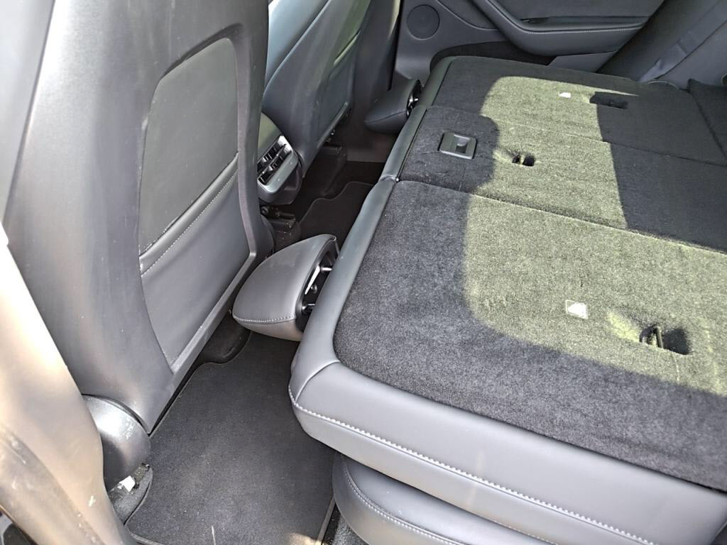 テスラモデルＹＲＷＤの写真 24