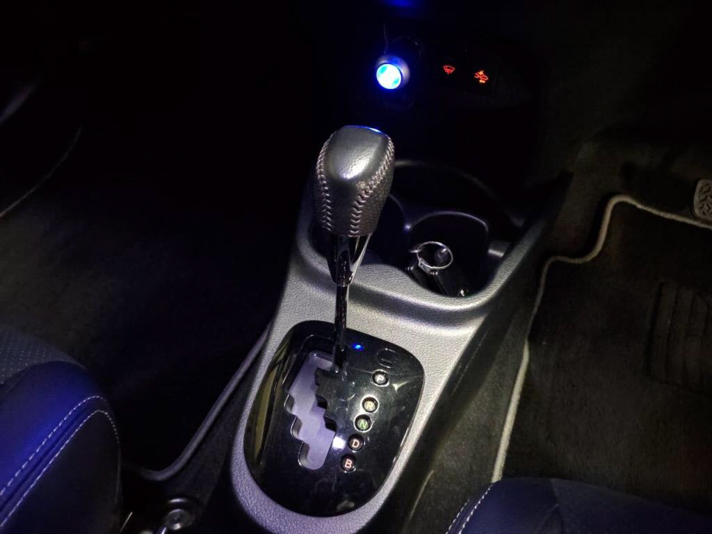 ヴィッツハイブリッドハイブリッドＧＲスポーツの写真 17