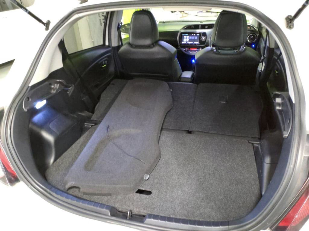 ヴィッツハイブリッドハイブリッドＧＲスポーツの写真 27