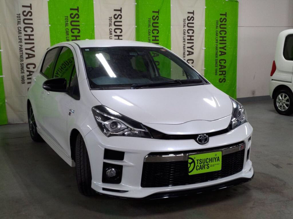 ヴィッツハイブリッドハイブリッドＧＲスポーツの写真 9