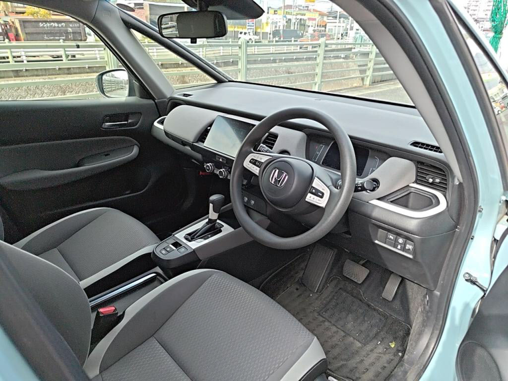 フィットハイブリッドｅＨＥＶクロスターの写真 13