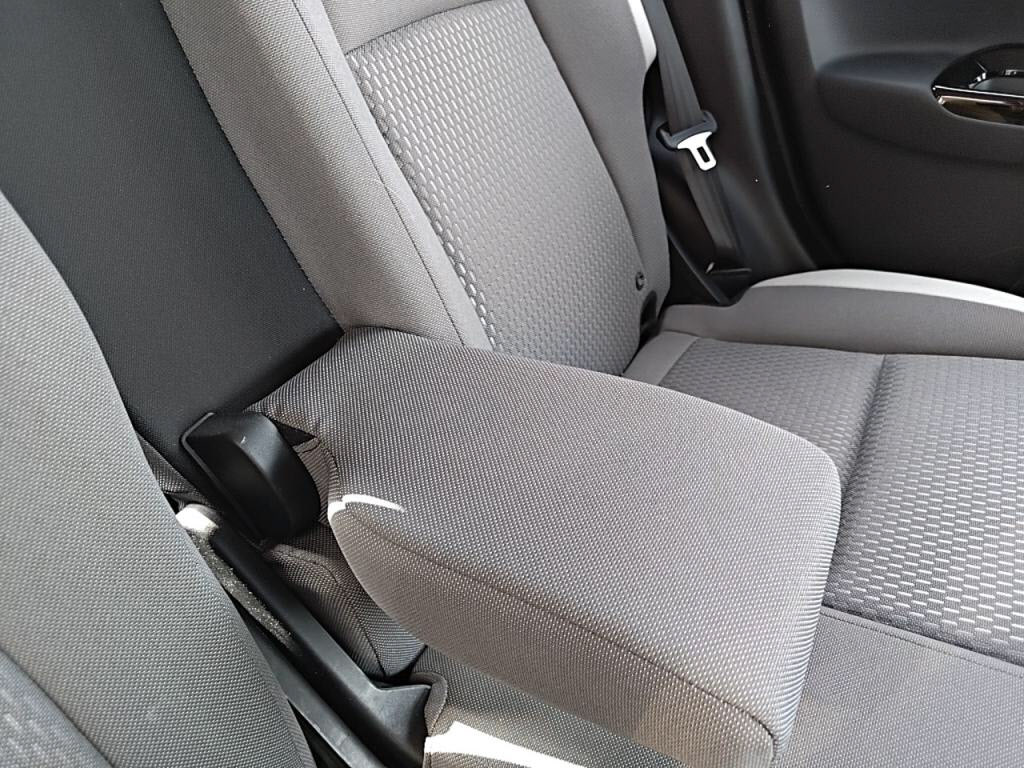 フィットハイブリッドｅＨＥＶクロスターの写真 24