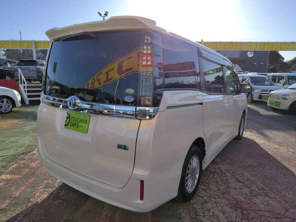 ヴォクシーハイブリッドハイブリッドＶの写真 11