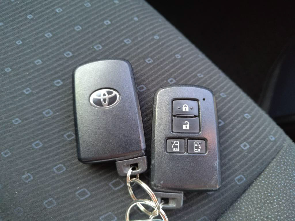 ヴォクシーハイブリッドハイブリッドＶの写真 20