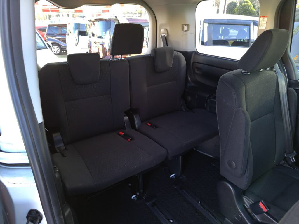 ヴォクシーハイブリッドハイブリッドＶの写真 22