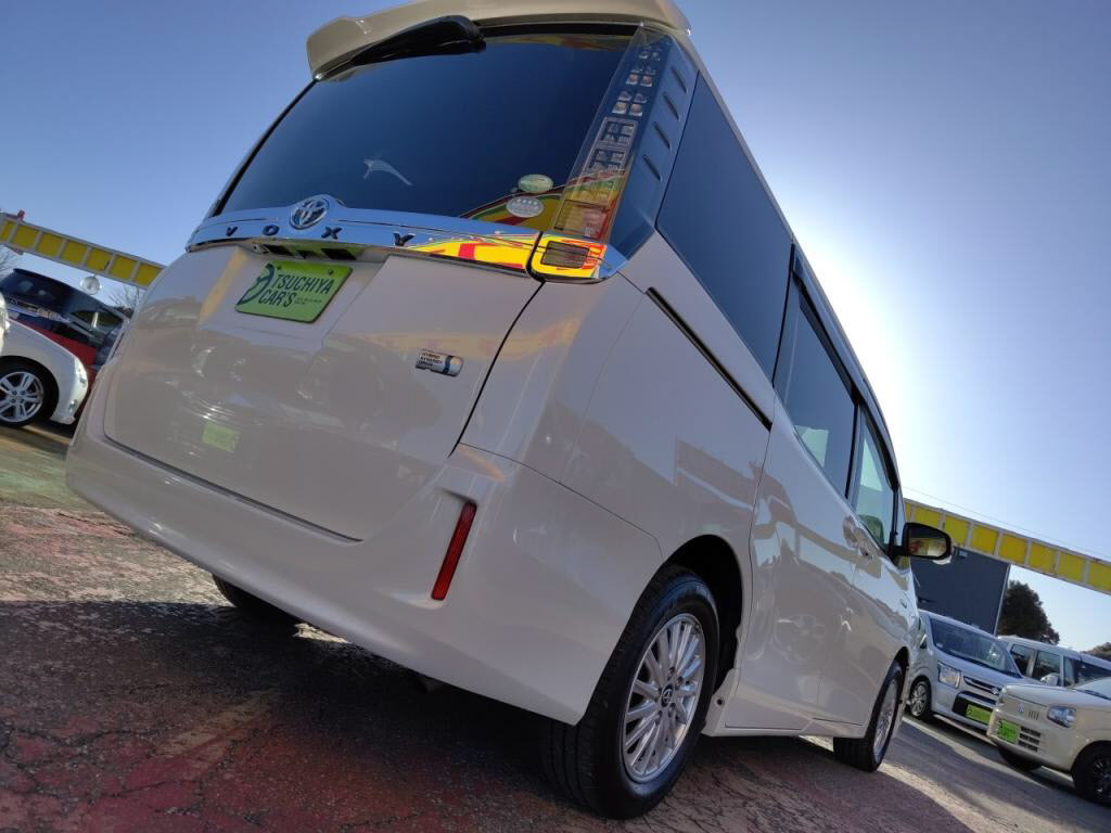 ヴォクシーハイブリッドハイブリッドＶの写真 26