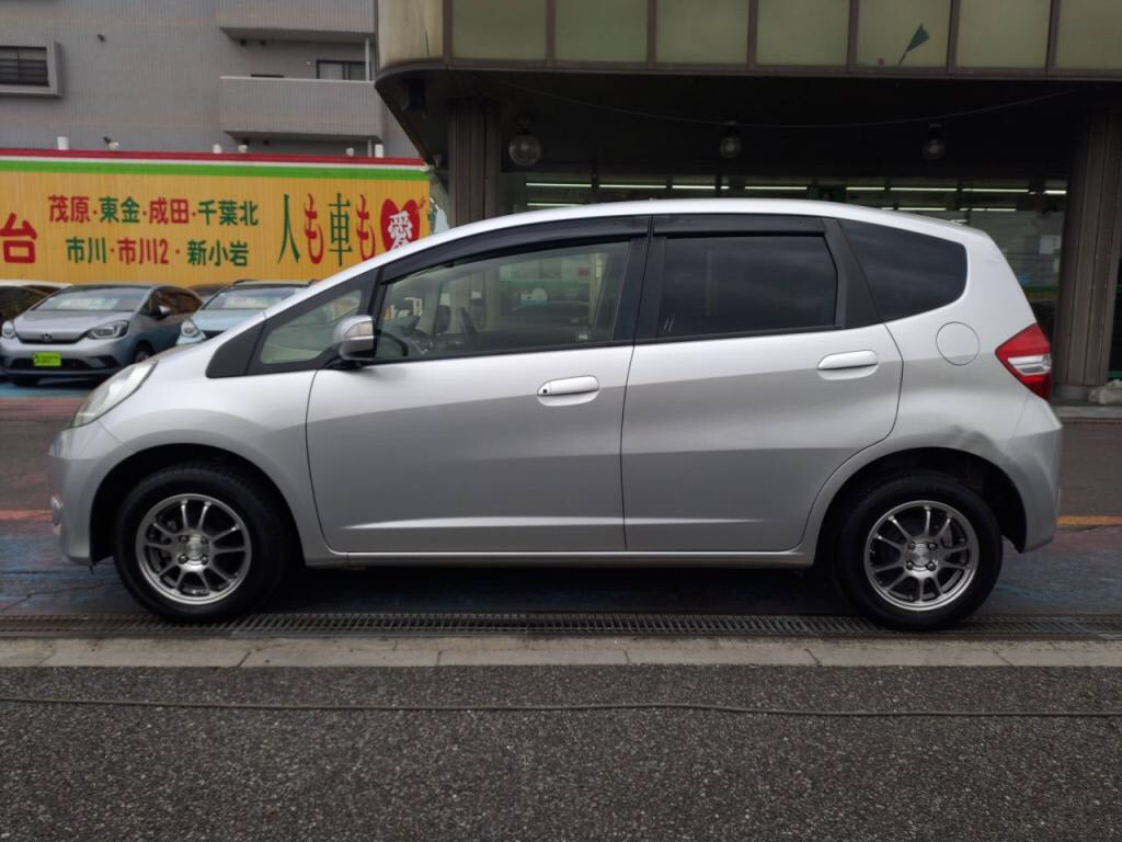 フィット１３Ｇ・スマートセレクションファインスタイルの写真 12